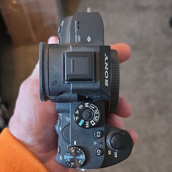 Sony Alpha A7R ILCE-7R 36.4MP Digital Camera - As-Is Has Red screen Needs Repair - Picture 2 of 8